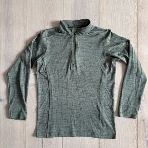 KUHL Boys Alloy 1/4 zip pullover.
Size medium (10-12)